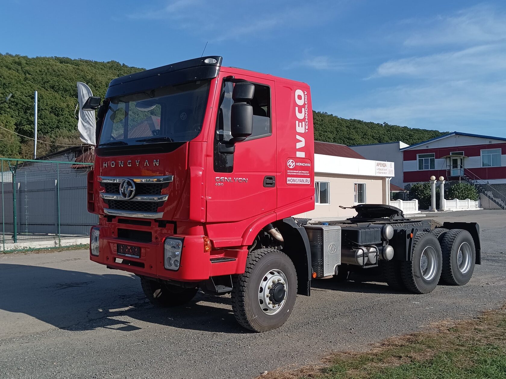 Hongyan Седельный тягач 6x6 С500 430 л.с.