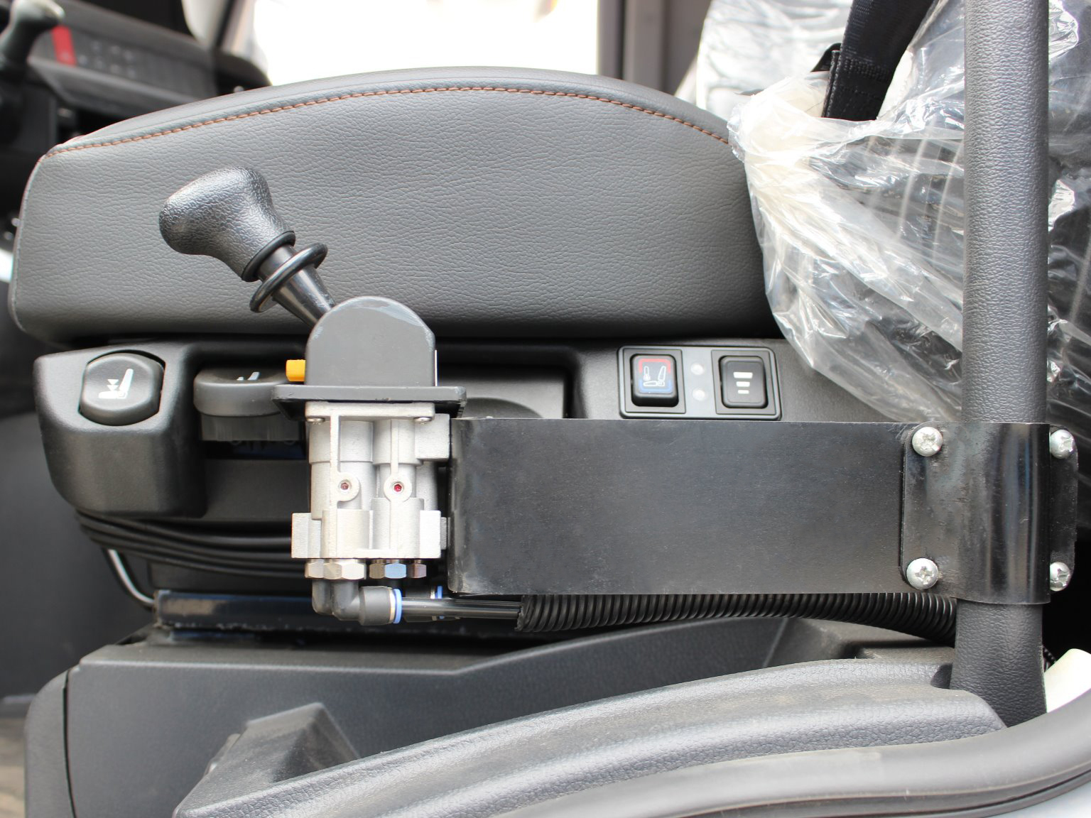 Hongyan Зерновоз 6X4 C6HR 390 л.с. - фото 16