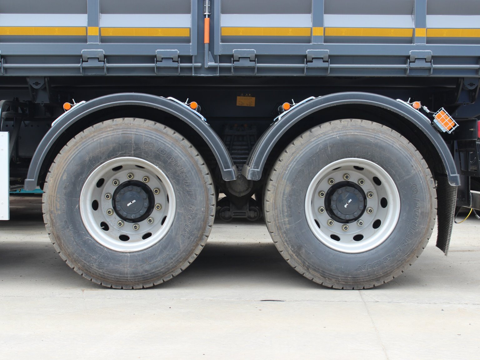 Hongyan Зерновоз 6X4 C6HR 390 л.с. - фото 6