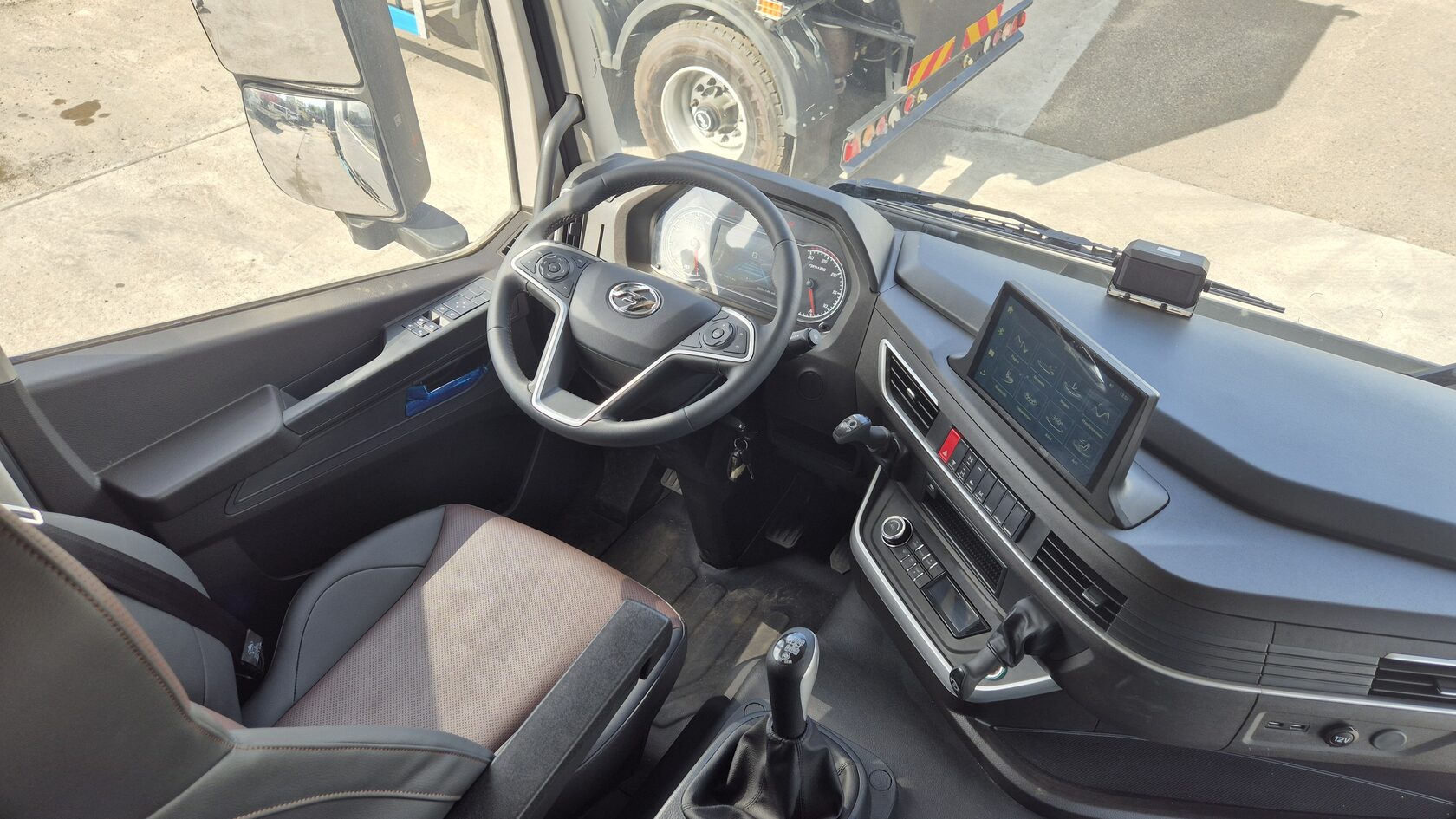 Hongyan Зерновоз 6X4 C6HR 390 л.с., трехсторонняя разгрузка - фото 13