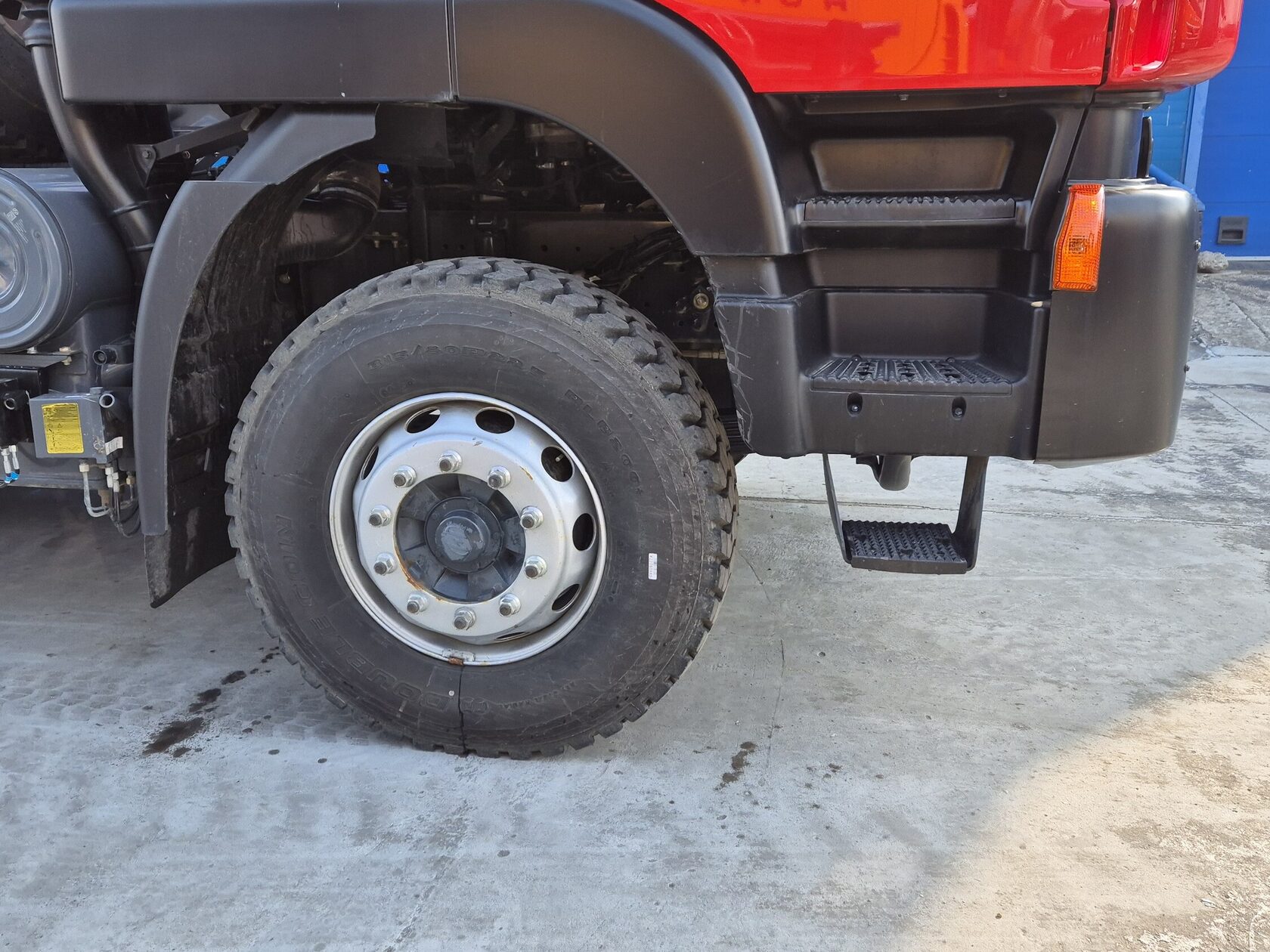 Hongyan Зерновоз 6X4 WILDER 450 л.с. Трехсторонняя разгрузка - фото 16